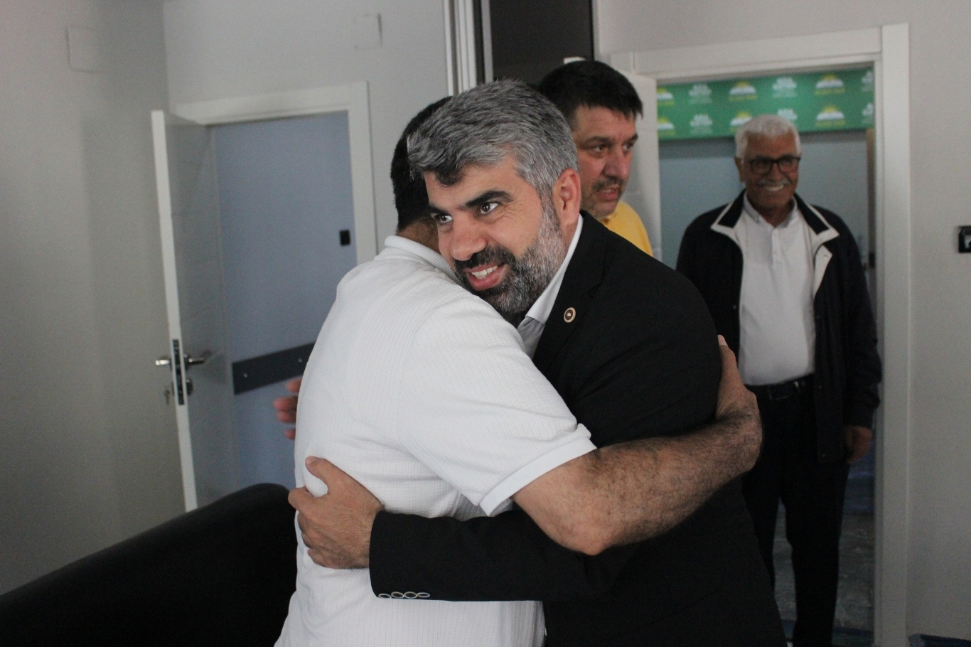 MİL-SEN İl Başkanlarından HÜDA PAR Mersin Milletvekili Dinç'e ziyaret