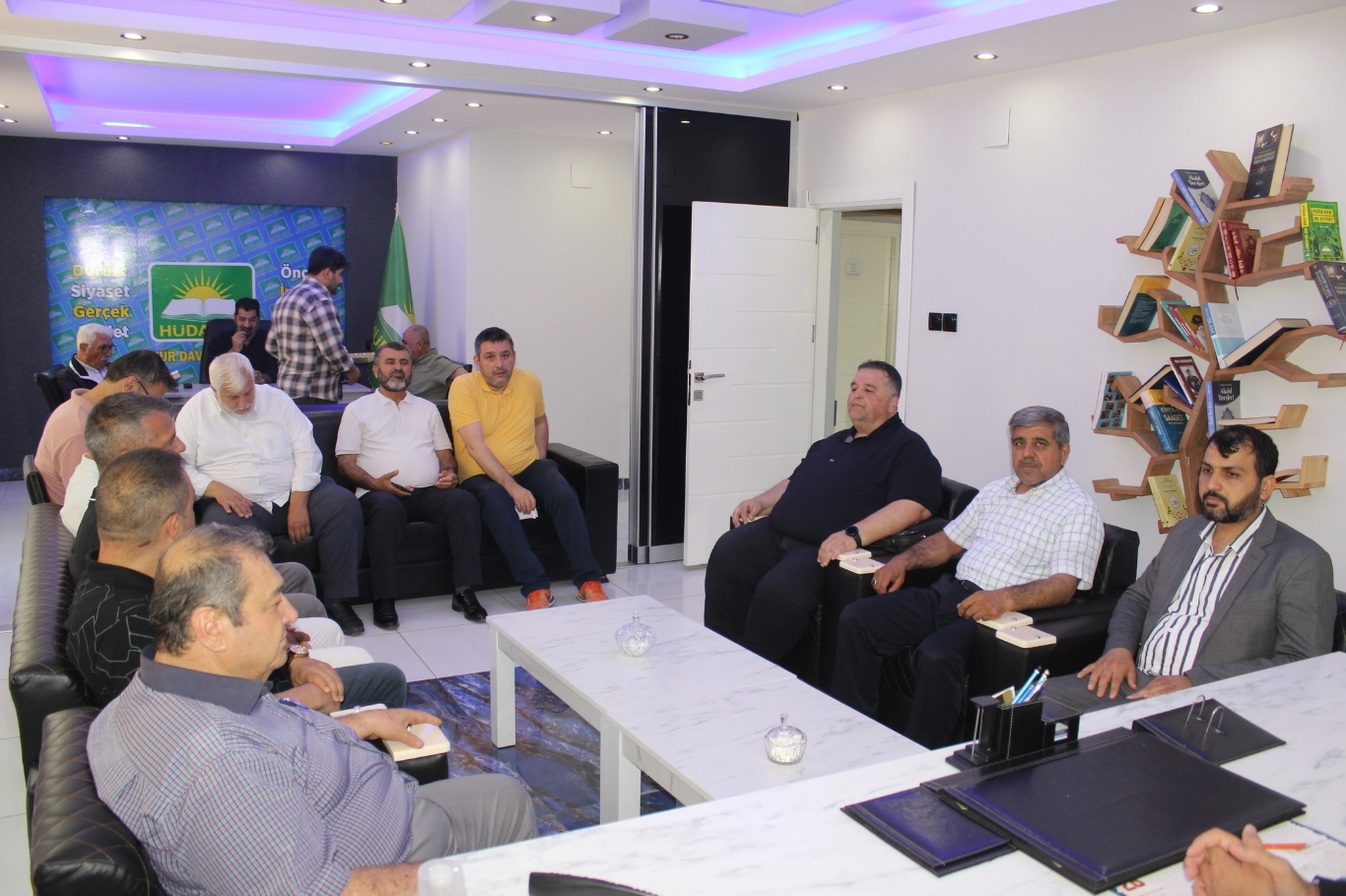 MİL-SEN İl Başkanlarından HÜDA PAR Mersin Milletvekili Dinç'e ziyaret