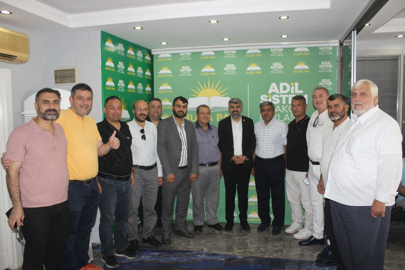 MİL-SEN İl Başkanlarından HÜDA PAR Mersin Milletvekili Dinç'e ziyaret