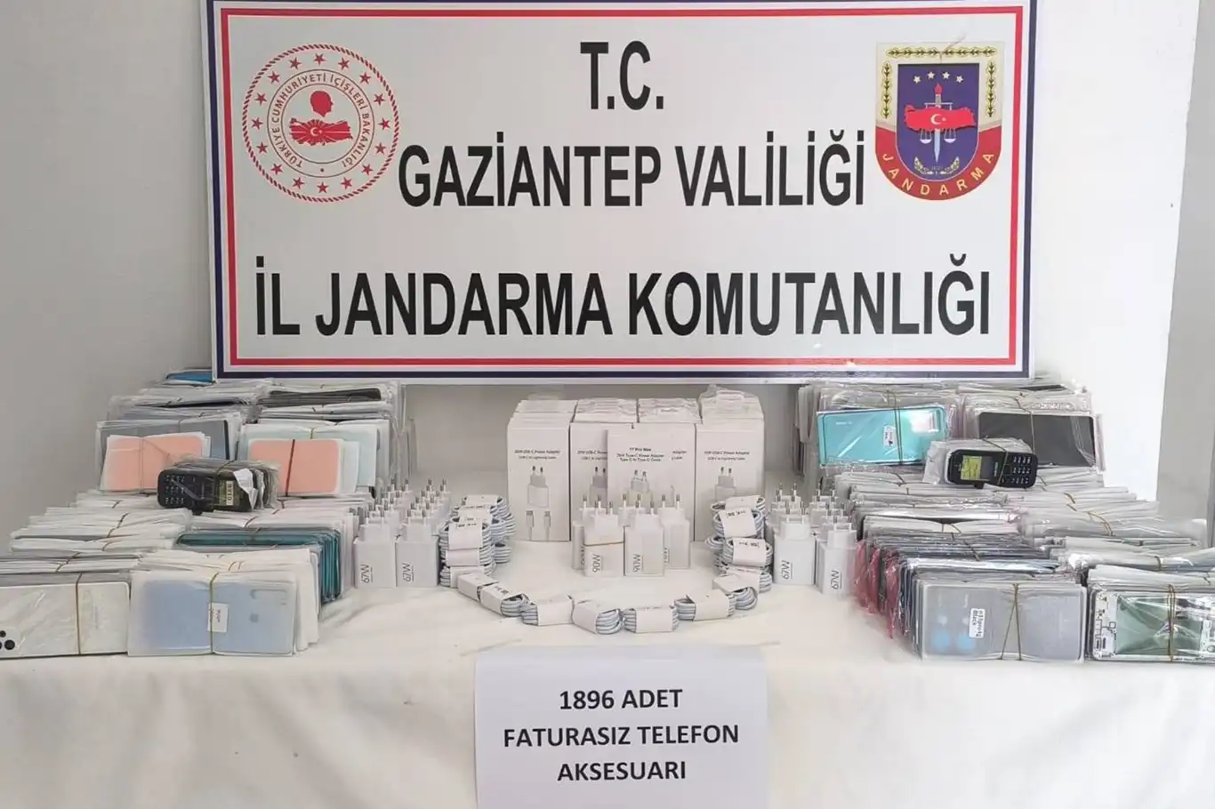 Gaziantep'te kaçakçılık ve uyuşturucu operasyonları: 195 şüpheli yakalandı