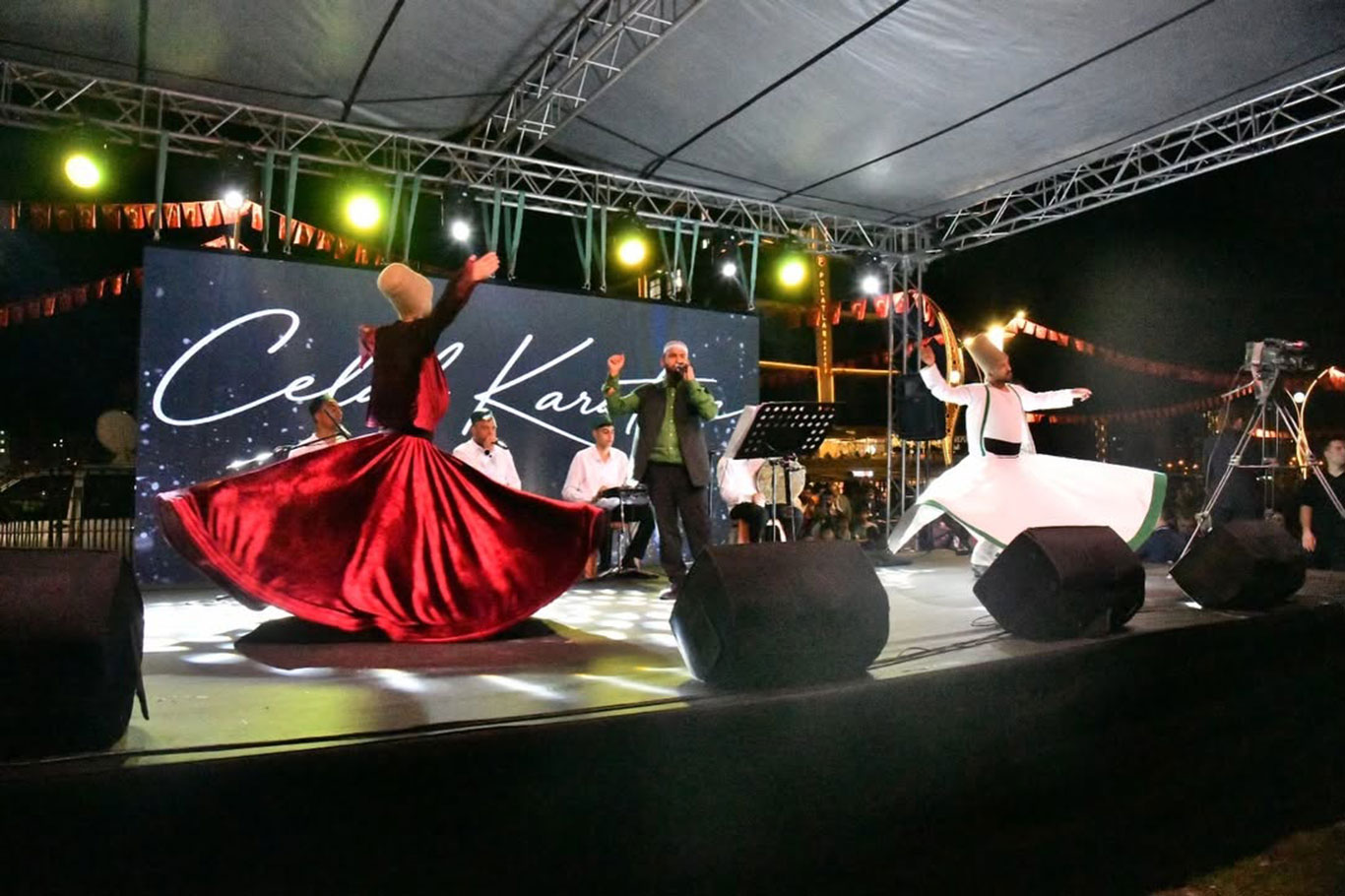 Malatya'da düzenlenen ilahi konserine yoğun ilgi