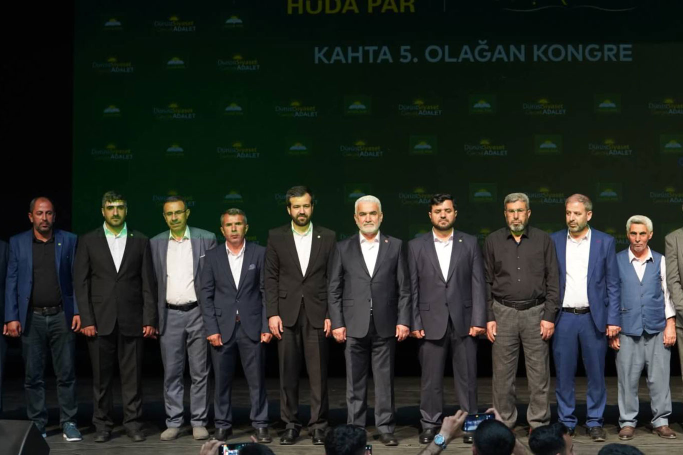 HÜDA PAR Kahta İlçe Başkanlığında bayrak değişimi