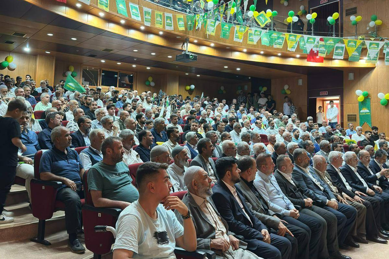 HÜDA PAR Kahta İlçe Başkanlığında bayrak değişimi