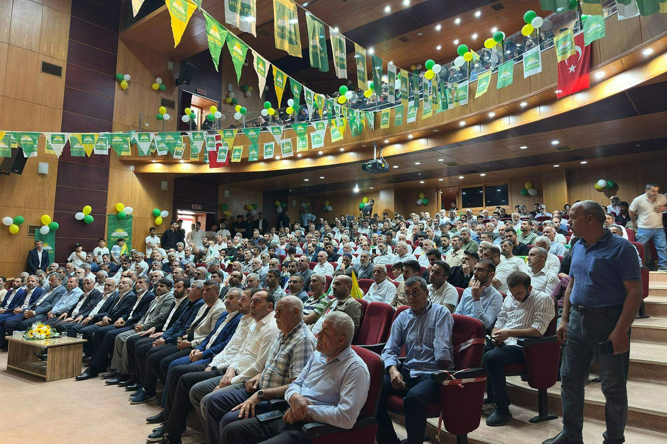 HÜDA PAR Kahta İlçe Başkanlığında bayrak değişimi