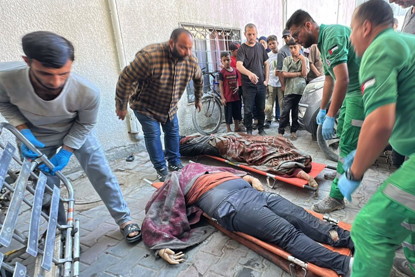 Gazze'de ateşkes aldatmacası sürüyor: Siyonist saldırılarda 13 şehit