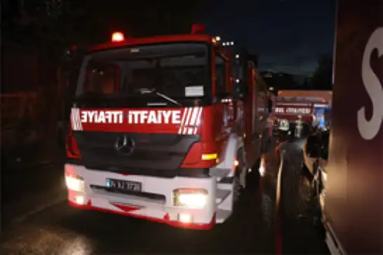 İstanbul'da tek katlı iş yerinde çıkan yangın söndürüldü