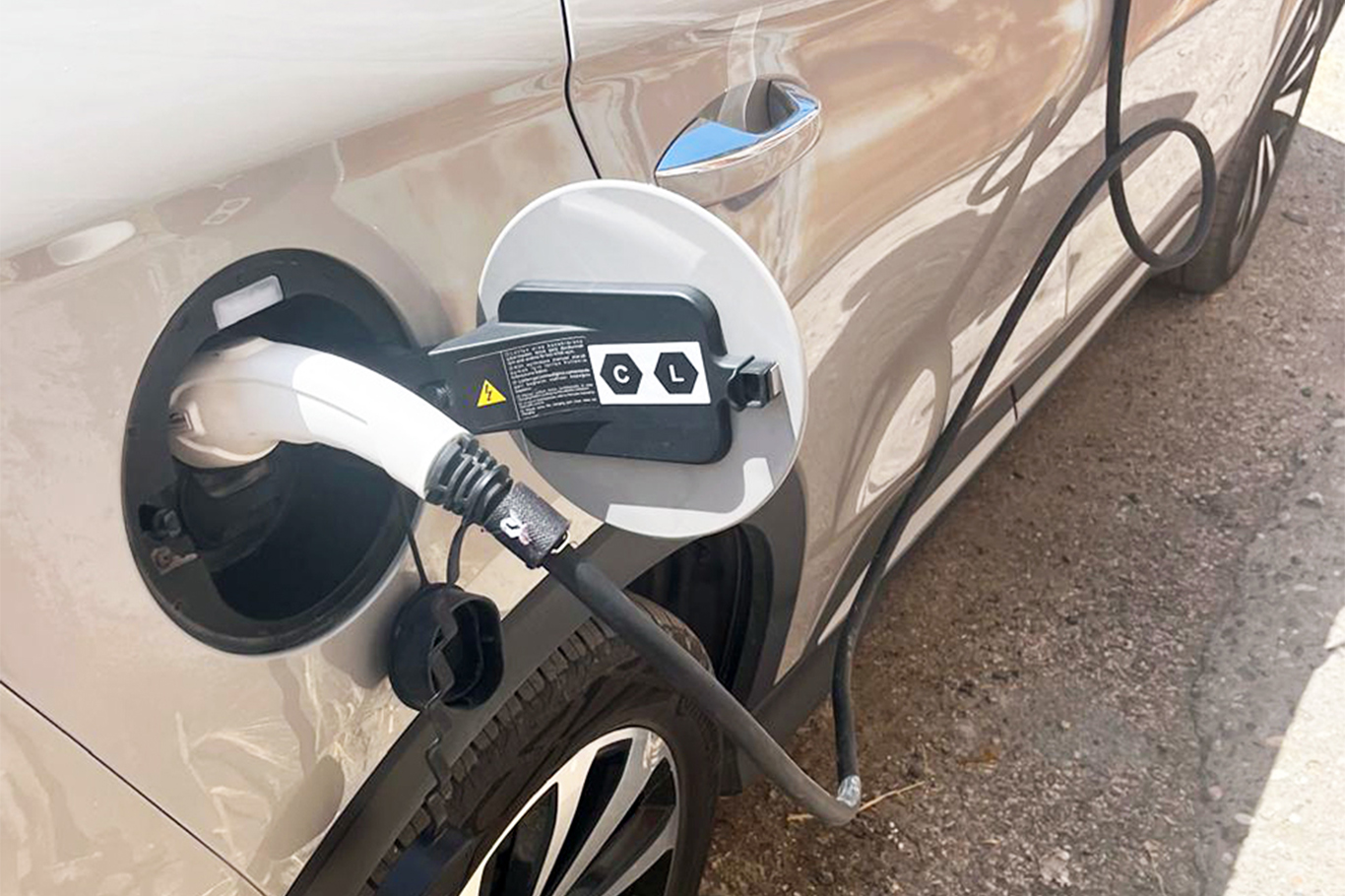 Şanlıurfa’da kaçak elektrikle araç şarjı tespit edildi