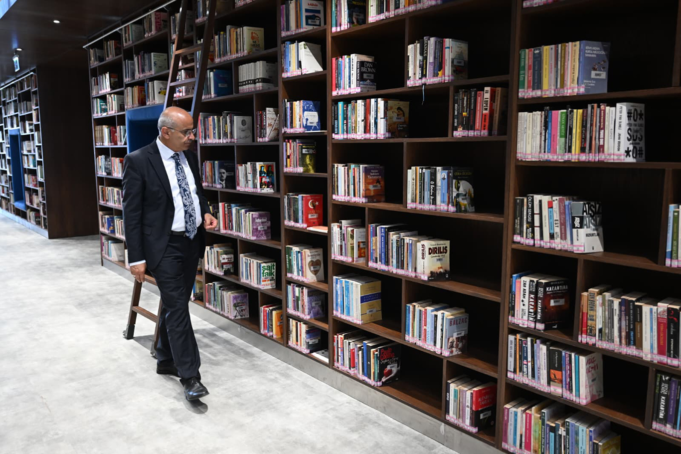 Başkan Er: Bölgenin en büyük kütüphanesi perşembe gününden itibaren hizmet verecek