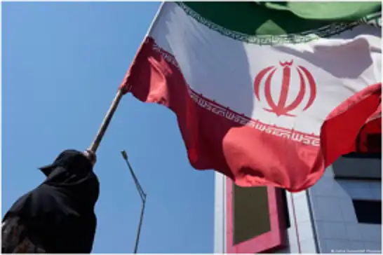 استئناف الرحلات الجوية الدولية في إيران بعد إعادة فتح المجال الجوي