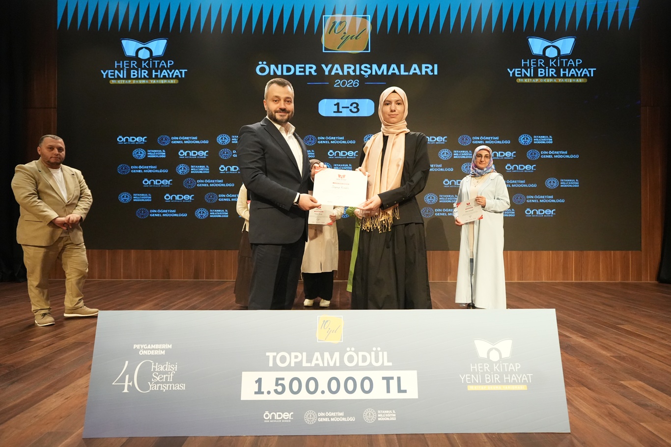 ÖNDER hadis ve kitap okuma yarışmasında ödüller sahiplerini buldu 