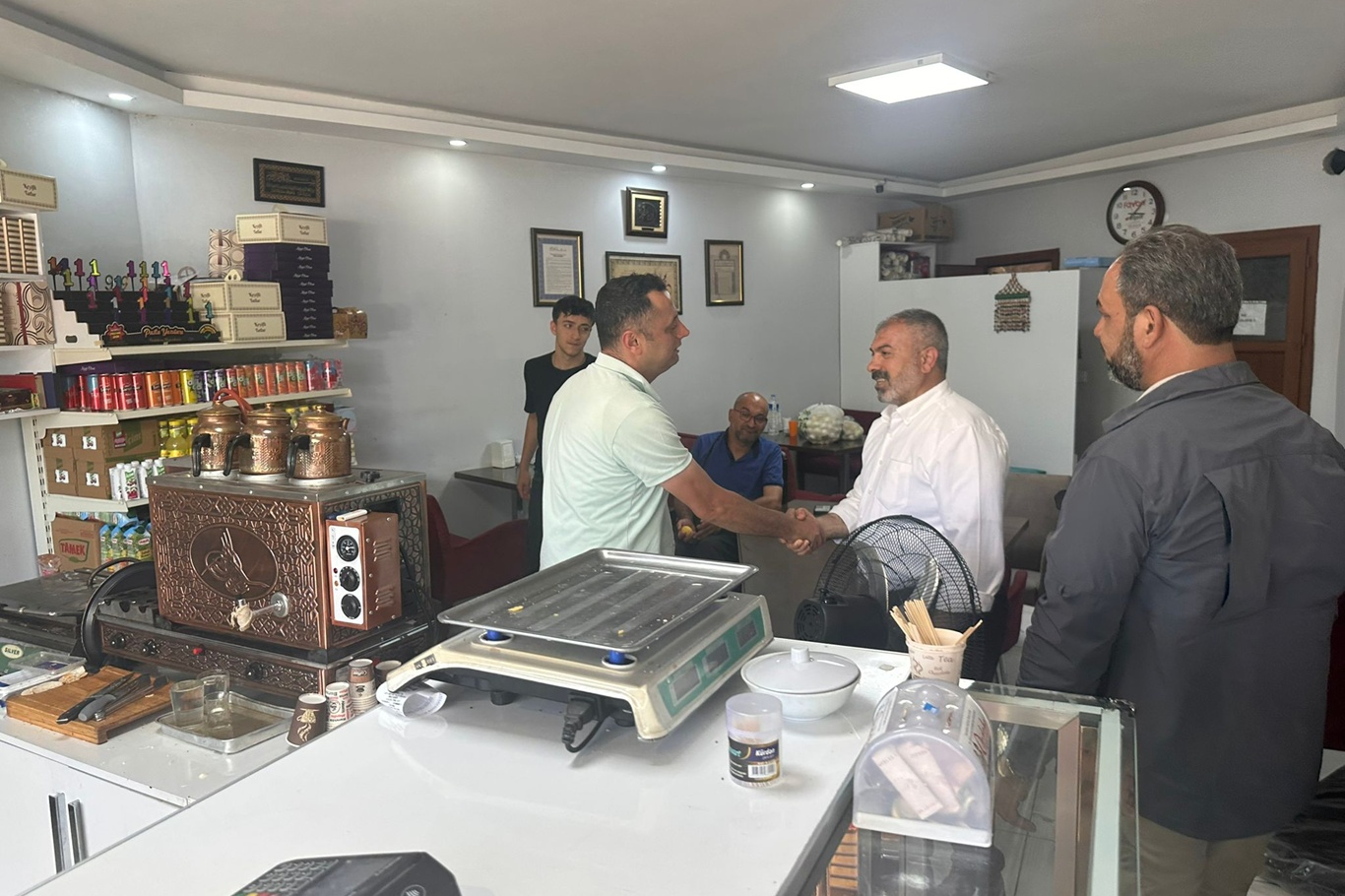 HÜDA PAR Malatya İl Başkanı Sevgili’den Kale’de esnaf ziyareti