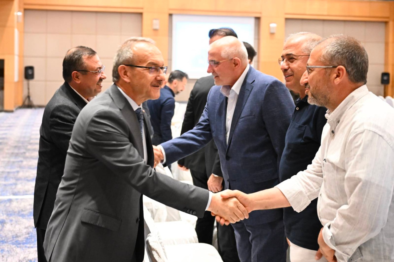 Malatya'da iş dünyasıyla ekonomik kalkınma toplantısı