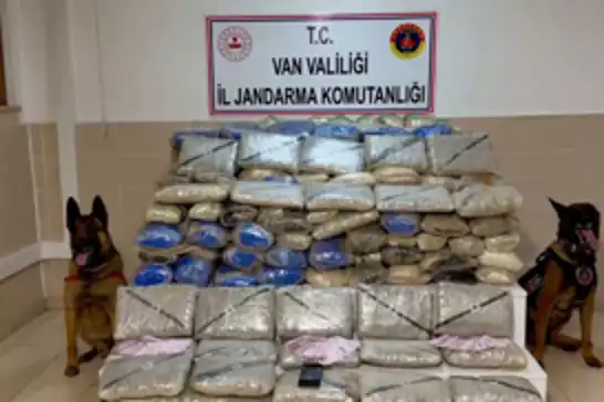 Van'da durdurulan tırdan 333 kilo uyuşturucu çıktı