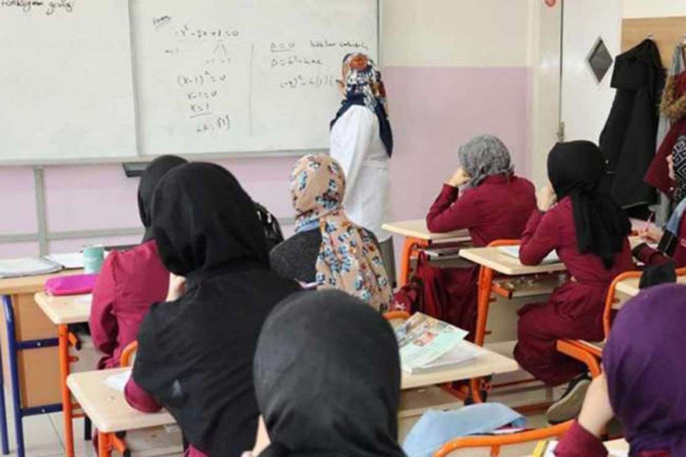 Öğretmen ve yöneticilerin ders ile ek ders ücretlerinde yeni düzenleme