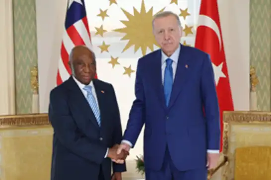 أردوغان يبحث مع رئيس ليبيريا تعزيز العلاقات الثنائية والتعاون في عدة مجالات