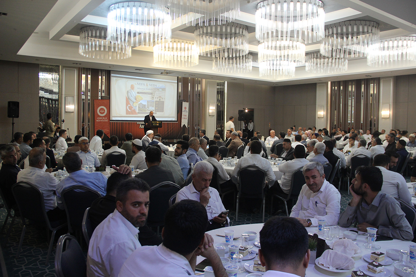 CİZRE MÜFTÜSÜNE VEDA ETTİ