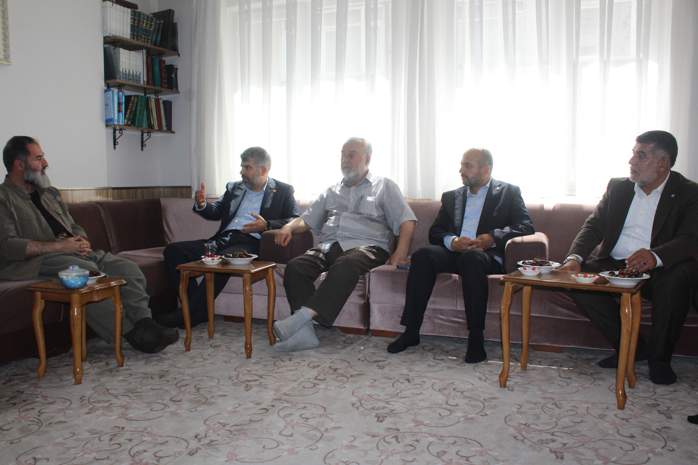 HÜDA PAR Milletvekili Dinç Elazığ'da temaslarda bulundu