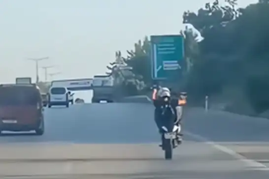 TAG Otoyolu'nda akrobatik hareket yapan motosiklet sürücüsüne ceza