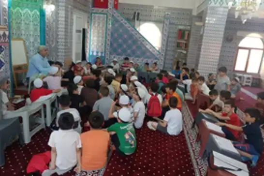 Yaz Kur'an kurslarında bağımlılıkla mücadele seminerleri başladı