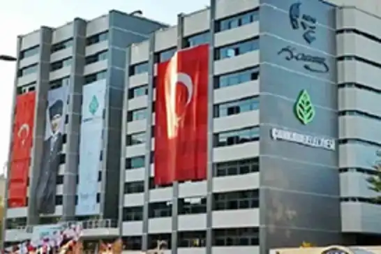 عملية أمنية تستهدف بلدية تشانكايا التابعة لحزب الشعب الجمهوري في أنقرة وتوقيف عدد من الأشخاص