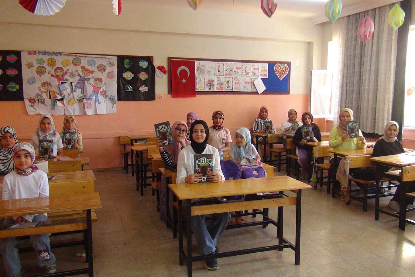 Peygamber Sevdalılarının yaz okulu çocukların ilgi odağı oldu