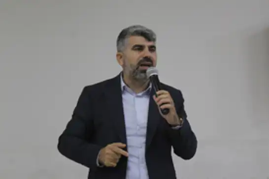 النائب عن حزب الهدى يدعو إلى تسهيل زواج الشباب وحماية مؤسسة الأسرة