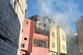 Siirt'te 3 katlı binada çıkan yangın söndürüldü