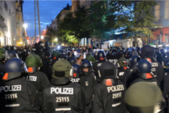 Almanya'da siyonist rejime mühimmat üreten Rheinmetall protesto edildi: Çok sayıda gözaltı