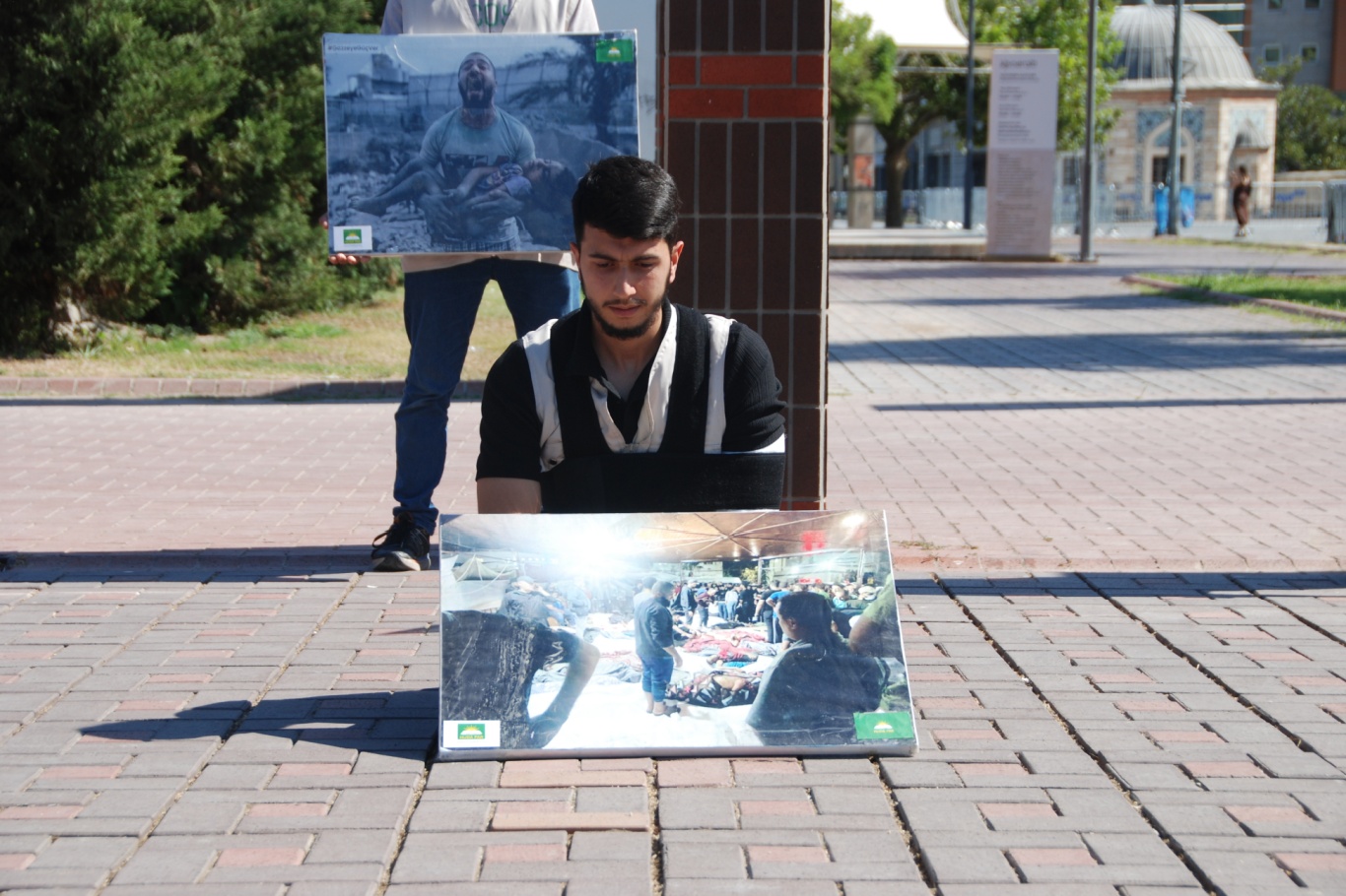HÜDA PAR İzmir Gençlik Kolları'ndan Gazze için farkındalık etkinliği