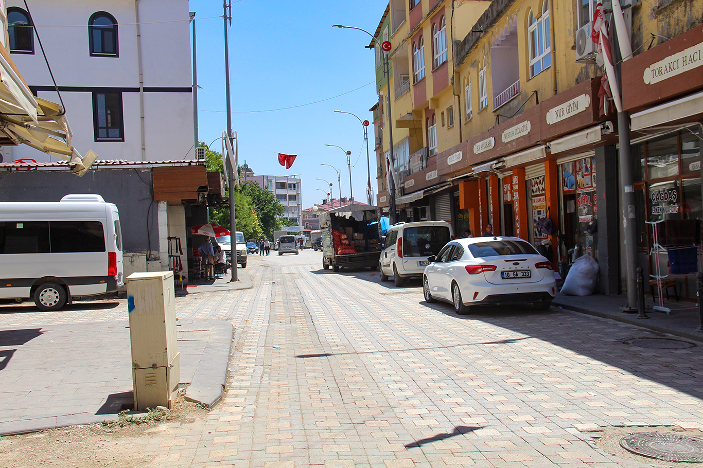 Hani ilçe halkından çağrı: Söz değil, hizmet bekliyoruz