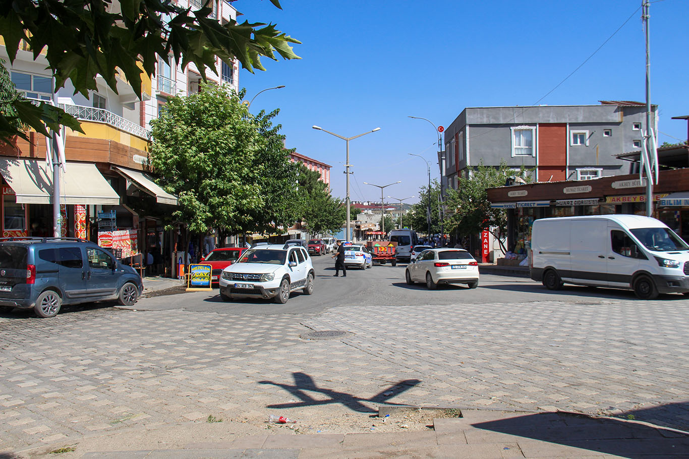 Hani ilçe halkından çağrı: Söz değil, hizmet bekliyoruz