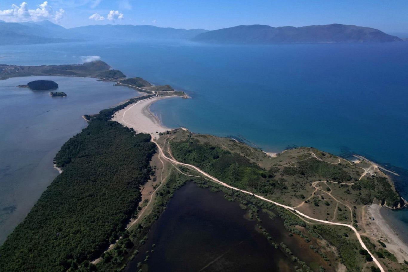 İkinci Epstein adası olarak anılan Kushner'in milyarlık projesine kara para, sahte tapu ve uyuşturucu gölgesi