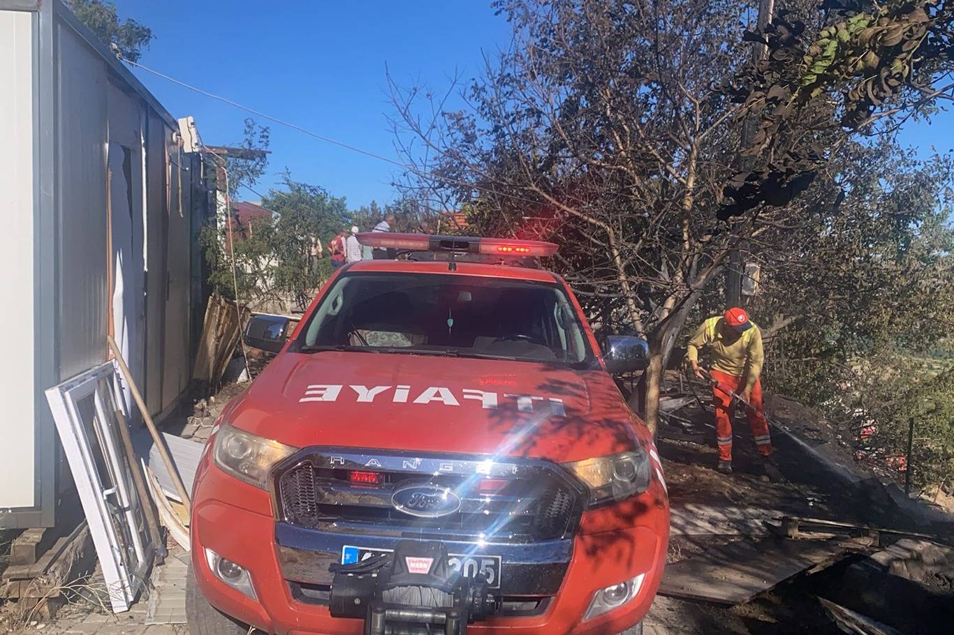 Malatya'da dört ilçede yangın: Evlere sıçramadan kontrol altına alındı