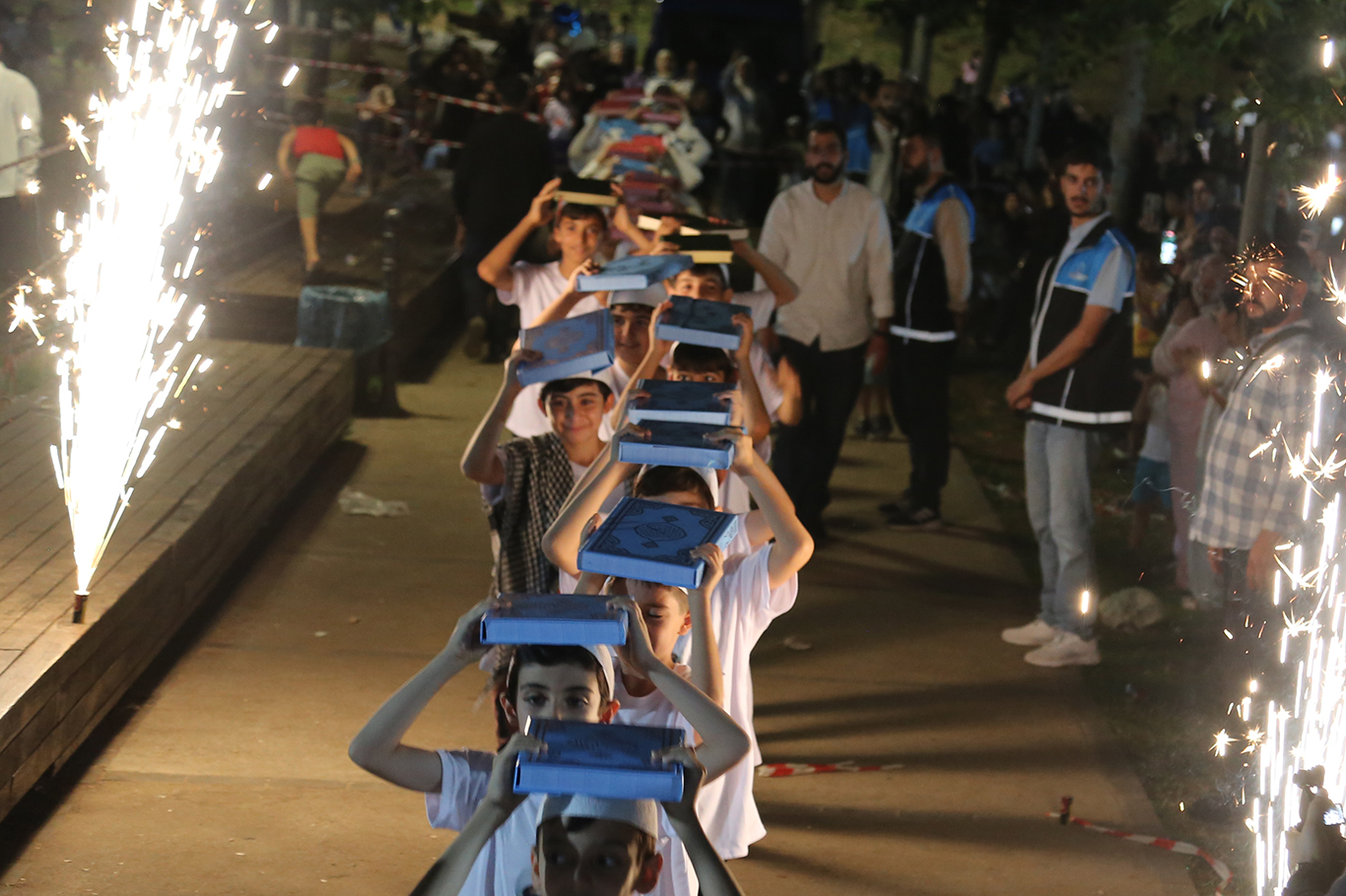 Davet ve Gençlik Hareketi'nin park etkinliğinde çocuklar ve aileler bir araya geldi 