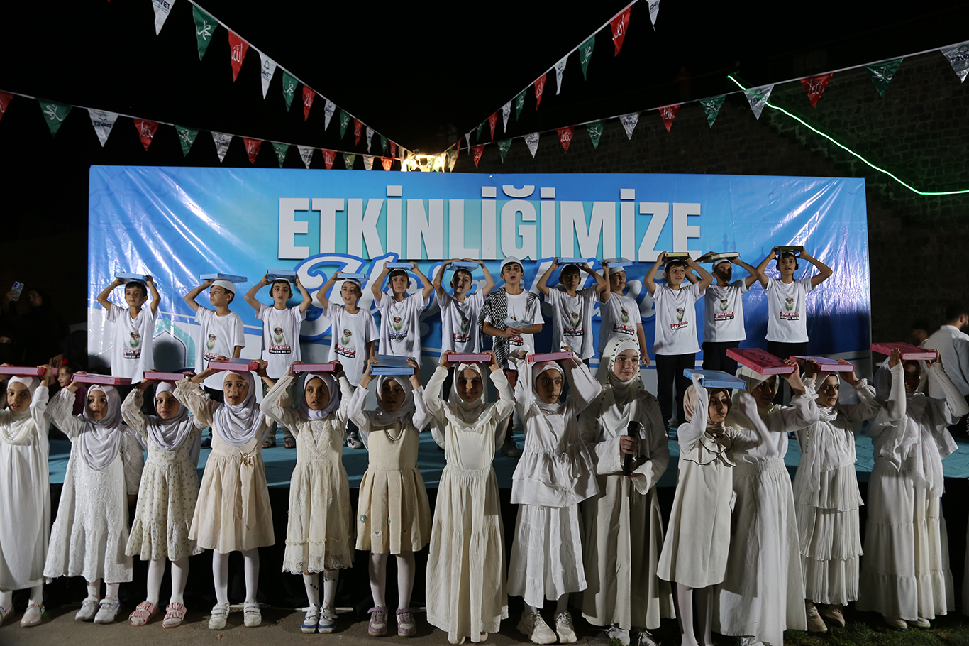 Davet ve Gençlik Hareketi'nin park etkinliğinde çocuklar ve aileler bir araya geldi 