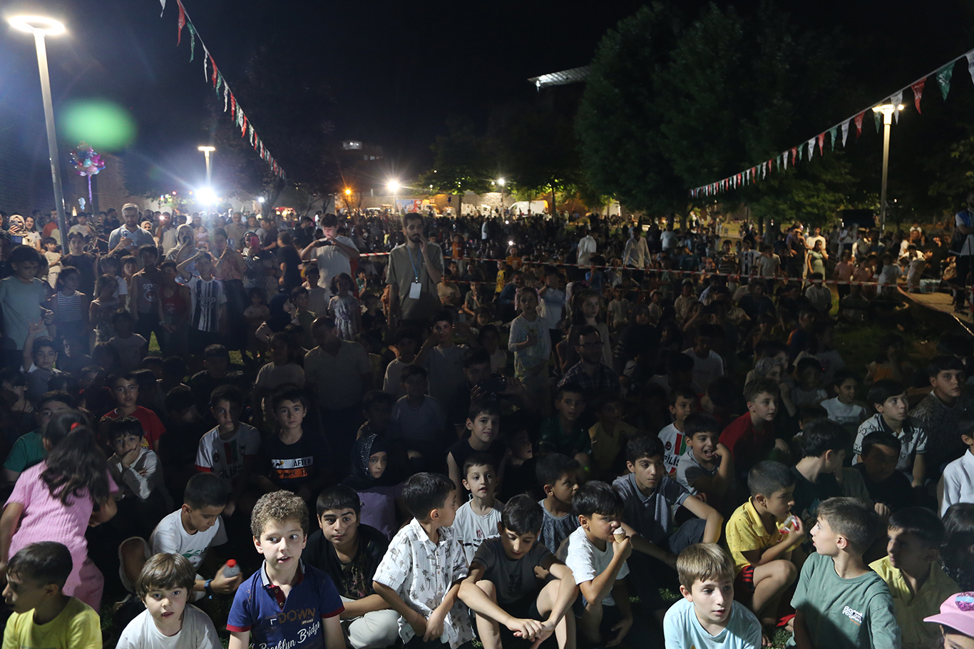 Davet ve Gençlik Hareketi'nin park etkinliğinde çocuklar ve aileler bir araya geldi 