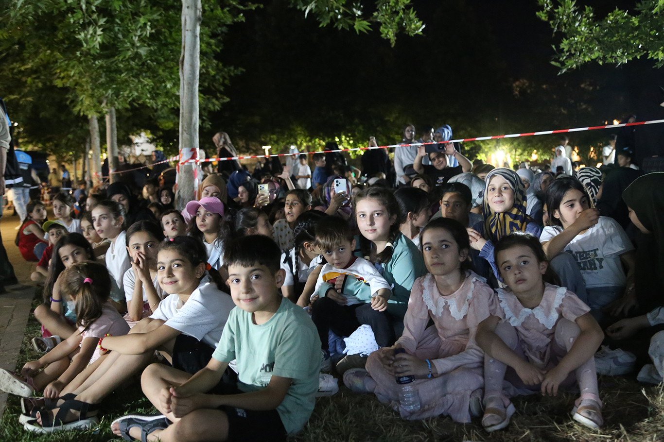 Davet ve Gençlik Hareketi'nin park etkinliğinde çocuklar ve aileler bir araya geldi 