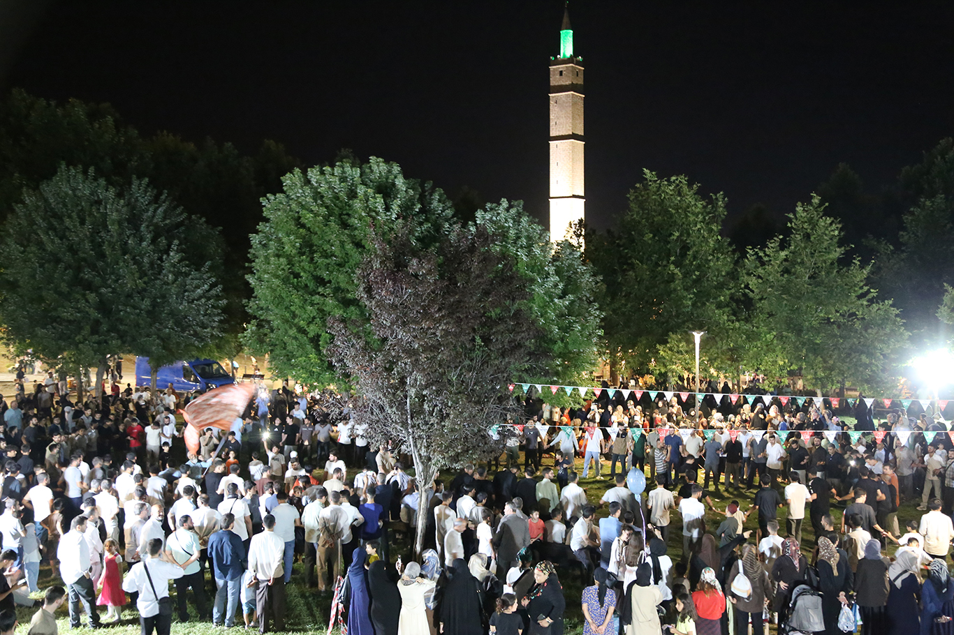 Davet ve Gençlik Hareketi'nin park etkinliğinde çocuklar ve aileler bir araya geldi 