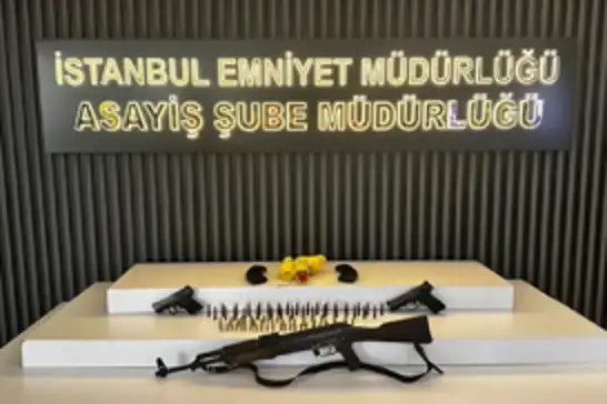 İstanbul'da durdurulan motosikletten el yapımı bomba ve AK-47 çıktı: 7 gözaltı