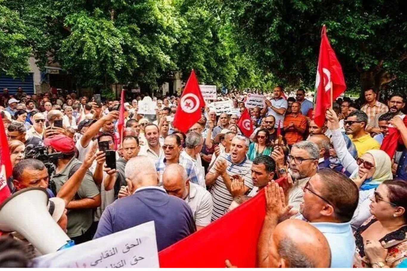 تونس.. إضراب للمطالبة بإصلاح قطاع النقل الخاص
