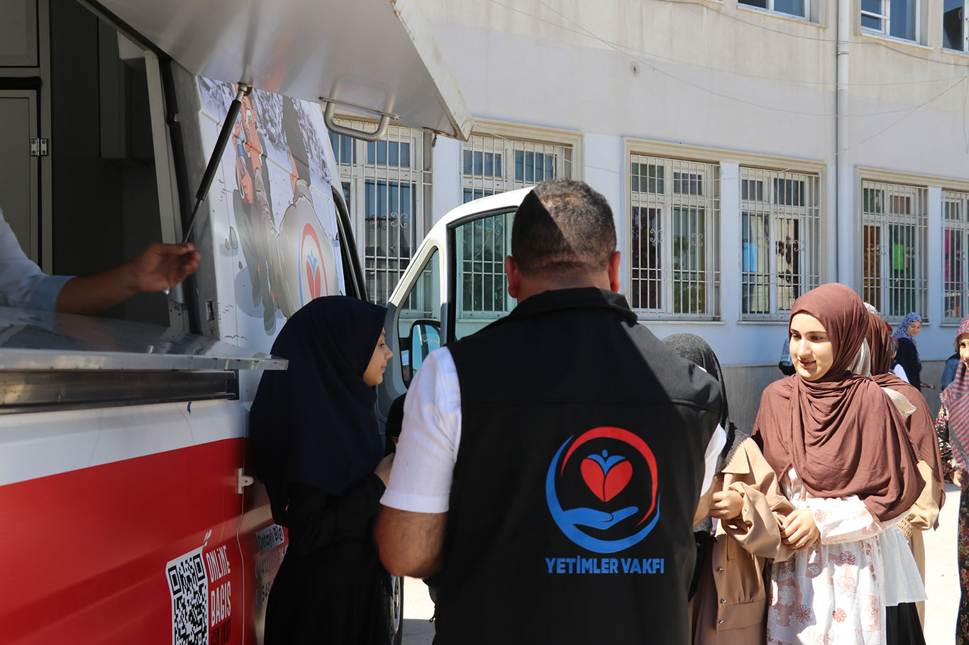 Gaziantep Yetimler Vakfı'ndan Kur'an kursu öğrencilerine dondurma ikramı