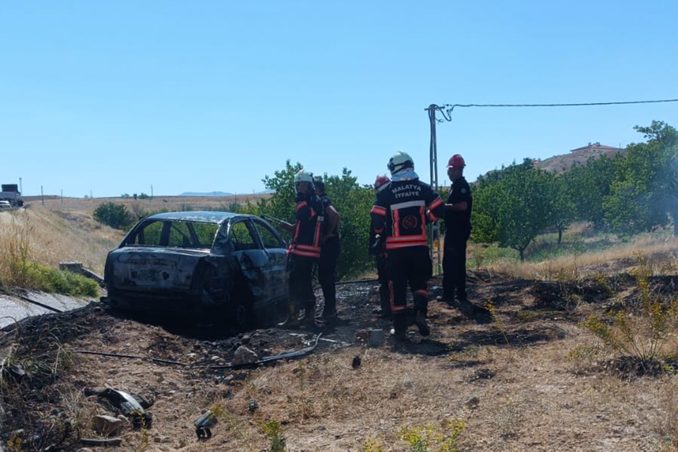 Malatya'da kaza yapan otomobil alev alarak yandı: 1 ölü 1 ağır yaralı