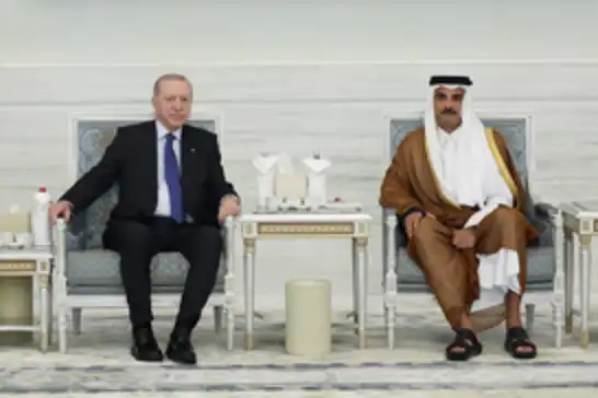President Erdoğan arrives in Qatar to offer condolences following former emir's passing