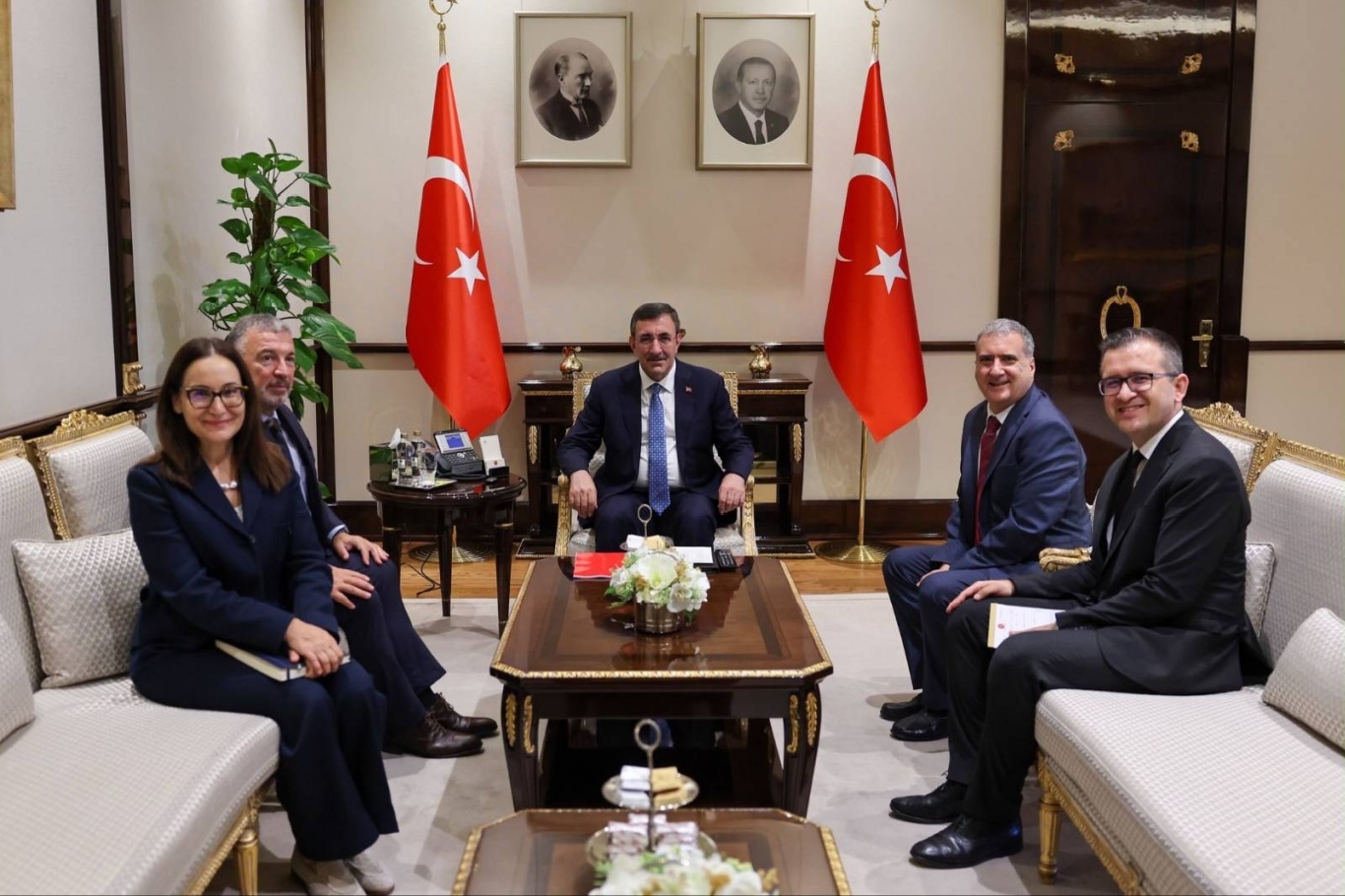 Vice President Yılmaz meets World Bank officials