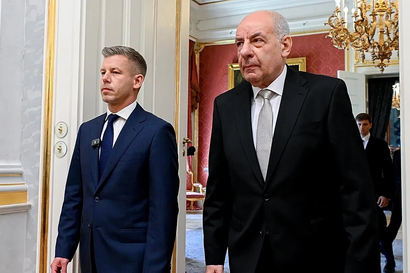 Hungarian parliament approves constitutional amendment to remove president