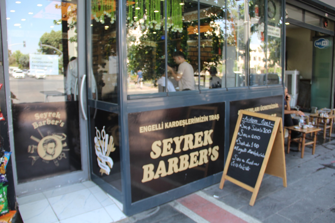 Kuaförden örnek uygulama: Engelli bireylere ücretsiz bakım hizmeti