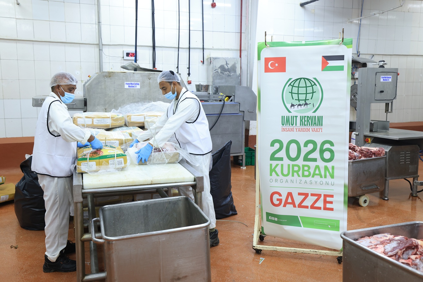 Umut Kervanı kurban etlerini Gazze'ye ulaştırmaya başladı