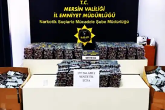 Mersin'de 155 bin 568 sentetik ecza hapı ele geçirildi: 2 tutuklama