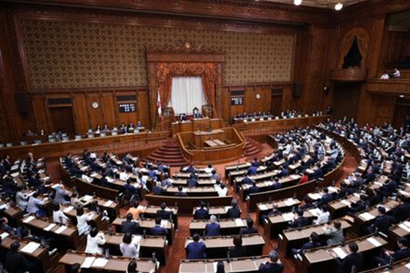 Japan revises Imperial House Law for first time in 79 years