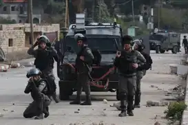 هەڵکوتانی سەربازان و نیشتەجێبووە داگیرکەرەکان بۆ سەر ناوچە جیاوازەکانی کەناری ڕۆژئاوا